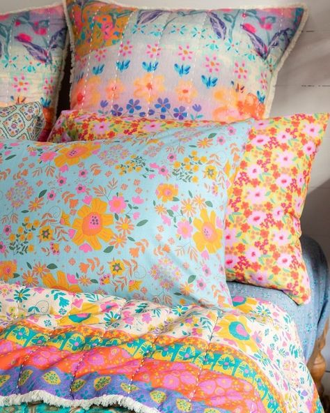 All Posts • Instagram Bed Spreads Boho, Embroidered Duvet Cover, Twin Beds, Satin Set, Quilting Room, Floral Bedding, Satin Pillowcase, Boho Bedding, Happy Design