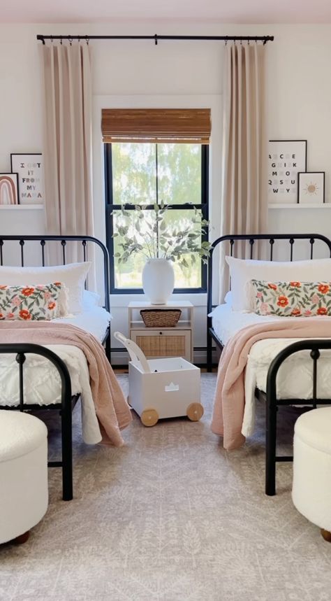 Girls Bedroom 2 Beds, Room For Sisters Shared Bedrooms, Toddler Room Twin Bed, Double Girls Bedroom Ideas, Small Room 2 Twin Beds, Boho Kids Room Twin Beds, Twin Bed Sister Room, King Bed Bedroom Ideas, Small Bedroom Two Twin Beds