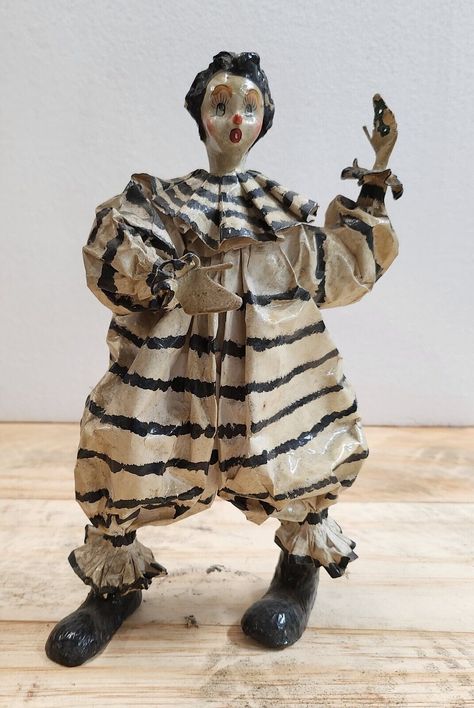 This is a really neat vintage paper mache clown  measures about 8" tall  In great condition with no rips or cracks Weird Paper Mache, Clown Vintage, Vintage Paper Mache, Vintage Circus, Vintage Paper, Paper Mache, Vintage Collection, Circus, Art Collection