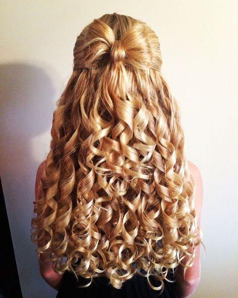 Sausage Curls Hairstyles, Marcel Curls Hairstyles, Princess Curls Hairstyles, Cheer Curls, Southern Belle Hair, Fancy Curls, Princess Curls, Ringlet Curls, Ribbon Curls