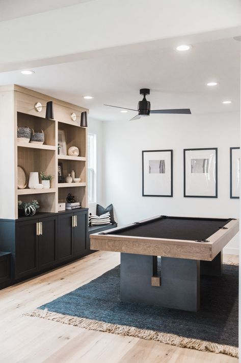 Modern Game Room, Built In Bench Seating, Basement Conversion, Small Game Rooms, Basement Games, Pool Table Room, Home Game Room, Basement Inspiration, Game Room Basement