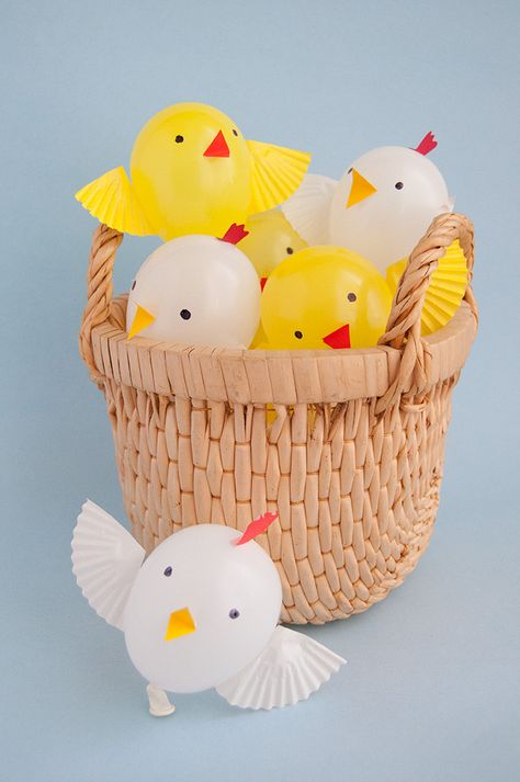 Balloon Chicks and Hens for Easter | Handmade Charlotte Chicken Birthday Party, Chicken Birthday, Chicken Party, Cupcake Papers, Happy Crafts, Surprise Baby Shower, Bug Party, Duck Birthday, Handmade Charlotte