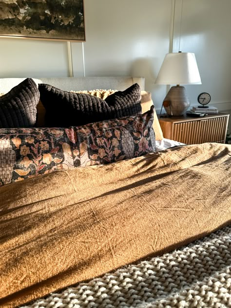 Amber Bedding, Carmel Colored Bedding, Bronze Bedding, Bedding Combinations Color Schemes, Bedding And Curtains Color Schemes, Neutral Bedding Ideas Boho, Earth Tone Bed Sheets, Caramel Bedding, King Bed Color Schemes