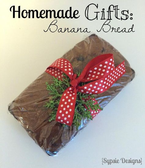 Homemade Gift Ideas: Banana Bread How To Wrap Loaf Cake, Wrap Banana Bread Gift Ideas, Banana Bread Christmas Gift, How To Wrap Banana Bread As A Gift, Banana Bread Wrapping Ideas, Banana Bread Gift Ideas Packaging, Banana Loaf Packaging Ideas, Banana Cake Packaging, Bread Gift Ideas