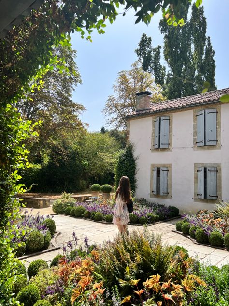 House In The South Of France, South France Aesthetic Outfit, Rural France Aesthetic, South Of France Aesthetic Fashion, South Of France Outfits Summer, France Outfits Summer, France Aesthetic Outfit, South Of France Aesthetic, Summer In The South