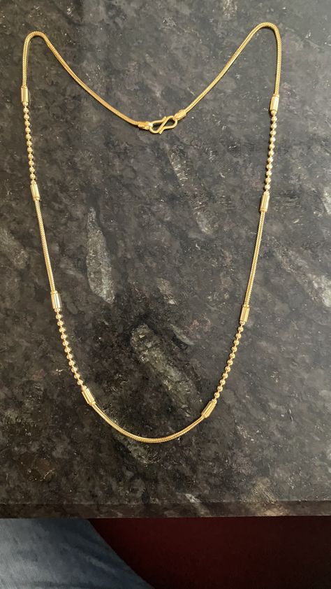 Simple Gold Bangle, Gold Jewels Design, Black Beads Mangalsutra Design, New Gold Jewellery Designs, Modern Gold Jewelry, Gold Jewelry Simple Necklace, Gold Chain Design, Gold Bridal Jewellery Sets, Gold Jewelry Stores