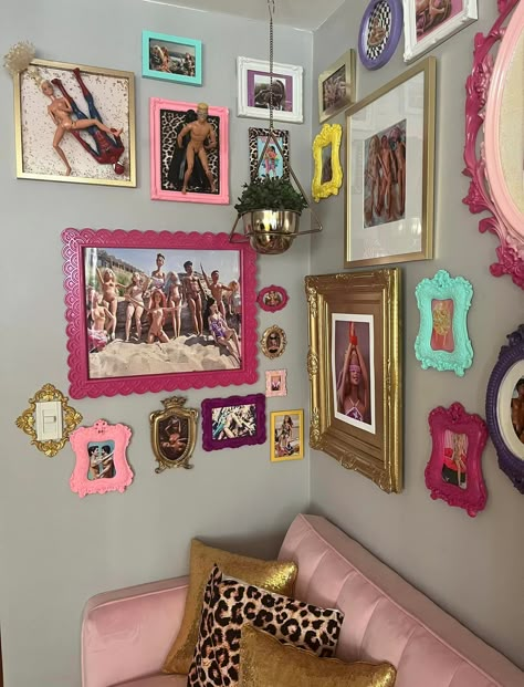 Maximalist Hair Salon, Burlesque Room Decor, Retro Lash Room, Vintage Barbie Room Decor, Vintage Boutique Interior, Maximalist Decor Picture Frames, Magazine Wall, Room Upgrade, Salon Suites