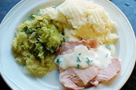 Traditional Irish bacon (ham) and cabbage. Irish Bacon And Cabbage, Boiled Bacon, English Food Recipes, Bacon And Cabbage, Irish Bacon, Ireland Recipes, Ham And Cabbage, Parsley Sauce, Bacon Dinner