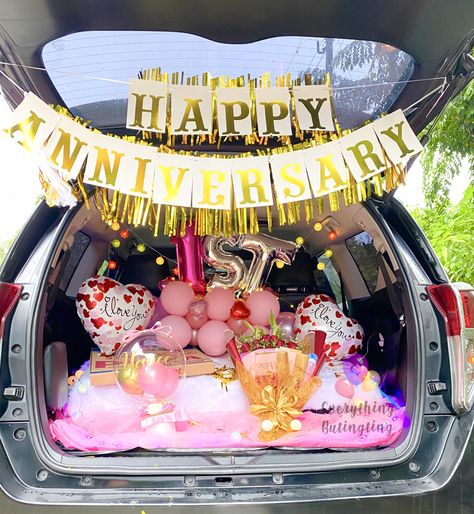 Car Anniversary Ideas, Congratulations Surprise Ideas, Car Decoration For Anniversary Surprise, Car Surprise Ideas, Car Decoration For Birthday Surprise, Car Decorations Birthday, Car Trunk Surprise Ideas, Car Surprise, Birthday Surprise For Girlfriend