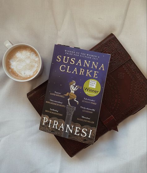 Susanna Clarke Piranesi, Piranesi Susanna Clarke Aesthetic, Piranesi Susanna Clarke, Piranesi Book, Susanna Clarke, Belle Library, Books Tbr, Short Books, Literature Books