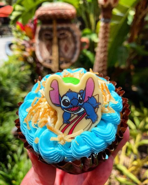 Stitch And Lilo, Stitch Food, Disney Sweets, Disney World Aesthetic, Food Disney, Disney Desserts, Polynesian Village Resort, Disney Treats, Captain Cook