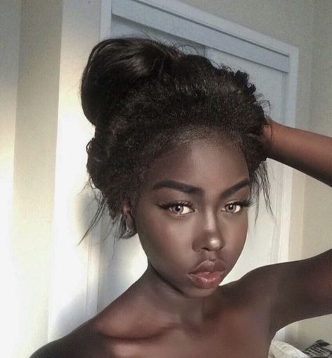 For more woke truth and dark skin beauties/😍la fée clochette en🍫 Lola Chuil, Dark Skin Beauty, Dark Skin Women, African Beauty, Grunge Hair, Dark Beauty, 인물 사진, Black Is Beautiful, Beautiful Eyes