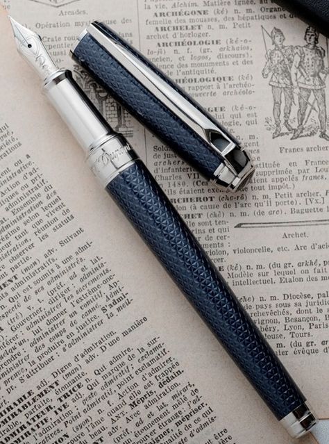 Transistor Radio Vintage, Expensive Pens, St Dupont, Stylish Pens, Ear Cleaner, Luxury Pens, Montblanc Pen, Ink Pens, Ear Cleaning