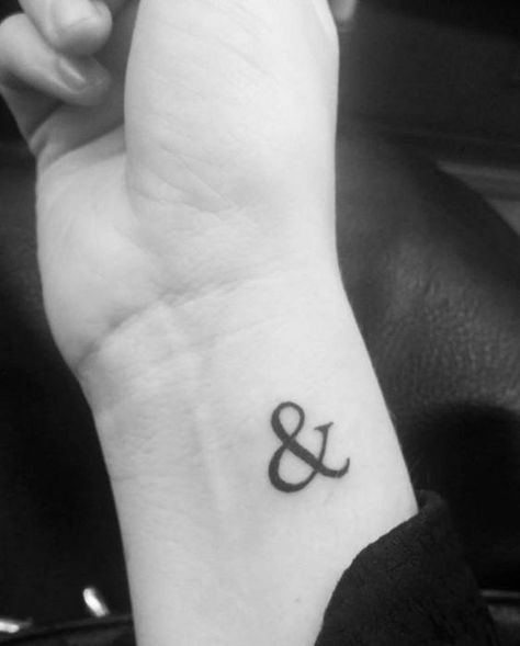 Tattoo Ampersand, Ampersand Tattoo, Still I Rise Tattoo, Beautiful Tattoo Designs, Design Symbols, Saved Tattoo, Tattoo Meanings, Tattoo Wrist, Dot Tattoos