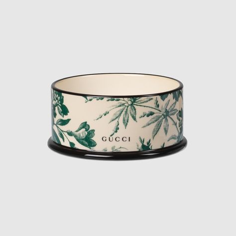 Shop the Small Herbarium print pet bowl in green at GUCCI.COM. Enjoy Free Shipping and Complimentary Gift Wrapping. Gucci Pet, Agriculture Projects, Porcelain Dog, Gucci Store, Richard Ginori, Pet Leash, Designer Dog, Pet Feeder, Small Backyard Pools