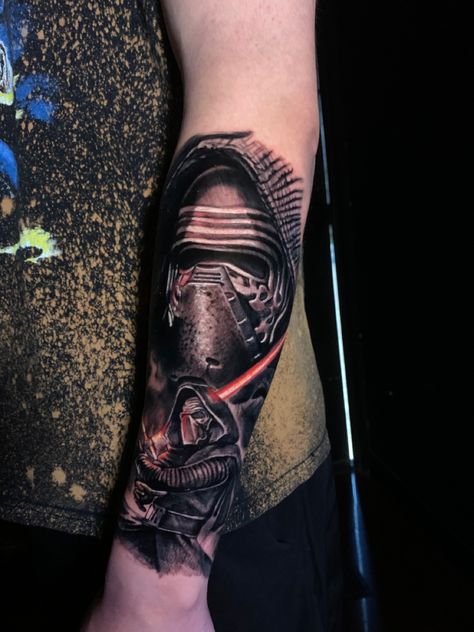 #starwars #starwarstattoo #disney #disneytattoos #tattoo #tattooideas #tattooideas #kylo #realistictattoo Darth Vader Kylo Ren Tattoo, Darth Revan Tattoo, Kylo Ren Tattoo, Star Wars Darth Revan, Star Wars Tattoo Sleeve, Darth Vader Kylo Ren, Darth Revan, Star Wars Tattoo, Full Sleeve Tattoos