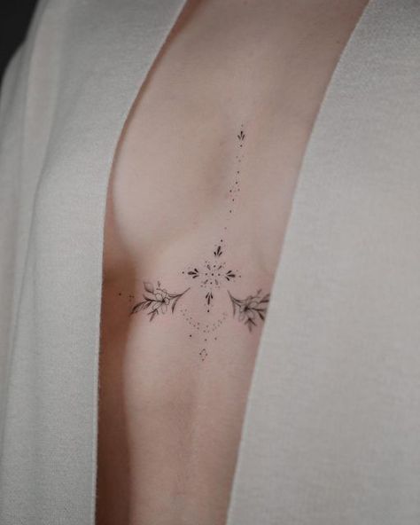 Minimalist Hand Tattoos, Miniature Tattoos, Sternum Tattoo Design, Petite Tattoos, Unique Tattoo Designs, Diy Tattoo, Discreet Tattoos, Spine Tattoos, Sleeve Tattoos For Women