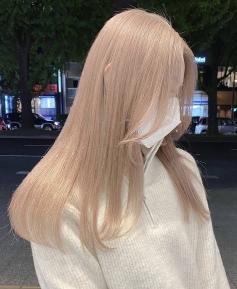 Blonde Hair Korean, Beige Blonde Hair, Beige Hair, Korean Hair Color, Hair Color Streaks, Korean Hair, Light Blonde Hair, Hair Aesthetic, Dye My Hair