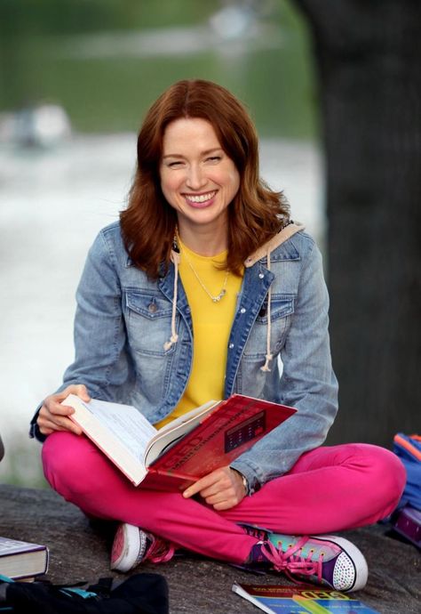 Tawny Spring, Natural Redheads, Nyc Vacation, Ellie Kemper, Kimmy Schmidt, Unbreakable Kimmy Schmidt, Nick Miller, Soft Gamine, Skechers Sneakers