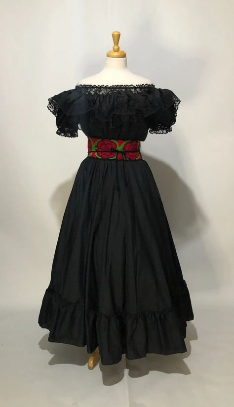 Mexican Outfit traditional Embroidered Shirt Dress Skirt Women's Costume Boho Mexican Artist Folklorico Frida Kahlo Costume - Etsy Traditional Mexican Clothing Woman, Black Folklorico Dress, Mexican Skirt, Mexican Fashion Traditional, Mexican Traditional Clothing, Folklorico Dresses, Mexican Skirts, Embroidered Shirt Dress, Mexican Blouse