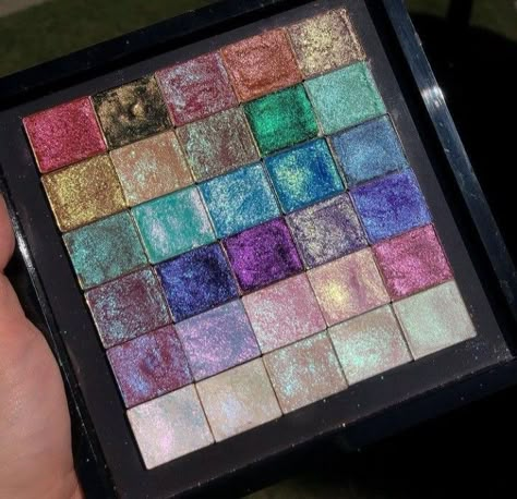 Y2k Makeup, Makeup Pallets, Ethereal Makeup, Makeup Aesthetic, Make Up Inspo, Fancy Makeup, Lady Bird, Makeup Items, Lorde