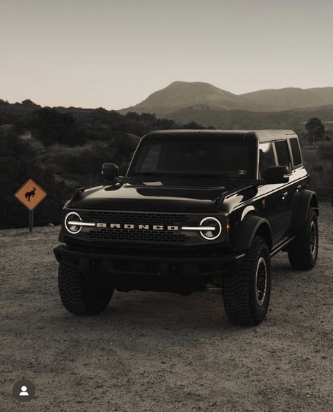 Blacked Out Bronco Sport, Bronco Truck Aesthetic, Black Ford Bronco Lifted, Ford Bronco Aesthetic 2023, All Black Ford Bronco, Bronco Ford Black, Black Ford Bronco 2021, Black Bronco Aesthetic, Bronco Asethic