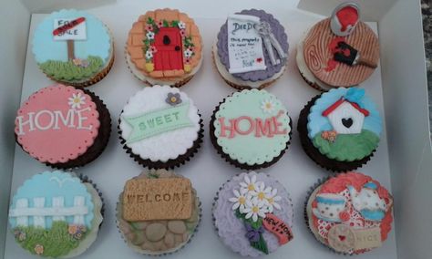 Home Sweet Home - Moving house cupcakes - Cake by Karen Flude New Home Cupcakes Ideas, House Warming Cupcakes Ideas, New Home Cupcakes, New House Cake Ideas, Housewarming Cupcakes, House Cupcakes, Housewarming Cake, Bridal Shower Cupcakes, House Blessing