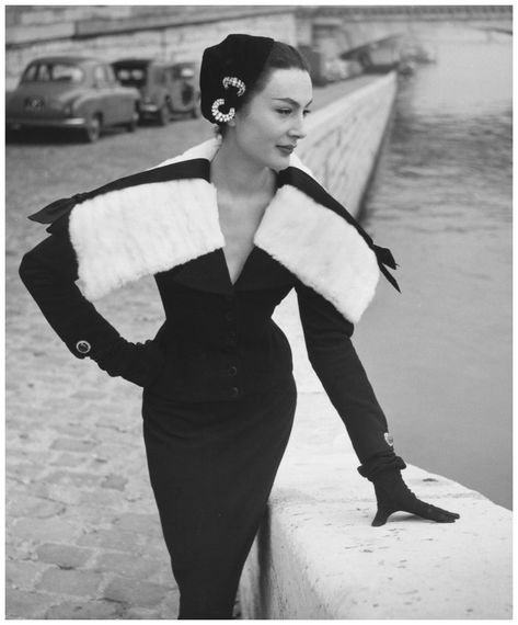 Photo Walde Huth – Model Patricia in Jaques Fath 1955 Classic Couture, 1950s Models, 1950s Vintage Fashion, Vintage Attire, Jacques Fath, 1950’s Fashion, French Elegance, Fifties Fashion, Elsa Schiaparelli