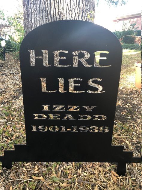 "This listing is for a 20\" - 24\" tall metal gravestone or tombstone.  Invest in holiday decorations that will last for years!" Tombstone Halloween, Halloween Gravestones, Fun Fall Decor, Fun Halloween Games, Halloween Wood Crafts, Halloween Graveyard, Halloween Tombstones, Creepy Halloween Decorations, Halloween Diy Crafts