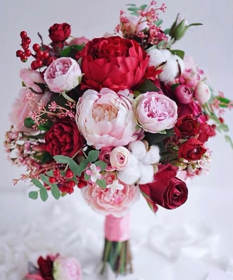 Magenta Wedding, Combination Color, Bridal Bouquet Pink, Red Bouquet, Bridal Bouquet Flowers, Prom Flowers, Pink Wedding Flowers, Pink Bouquet, Beautiful Flower Arrangements