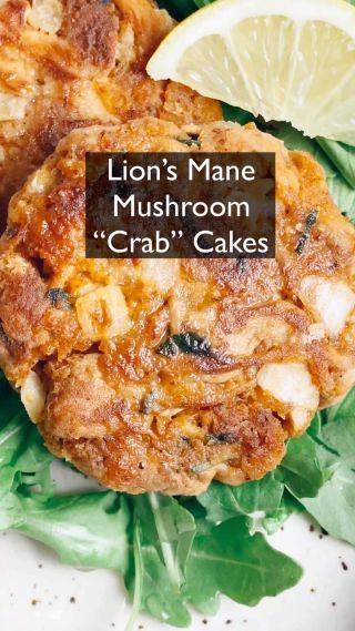 Mushroom Crab Cakes, Mushroom Cakes, Mushroom Recipes Vegan, Vegan Crab, Lion's Mane Mushroom, Mushroom Dish, Lions Mane, Lion's Mane, Crab Recipes