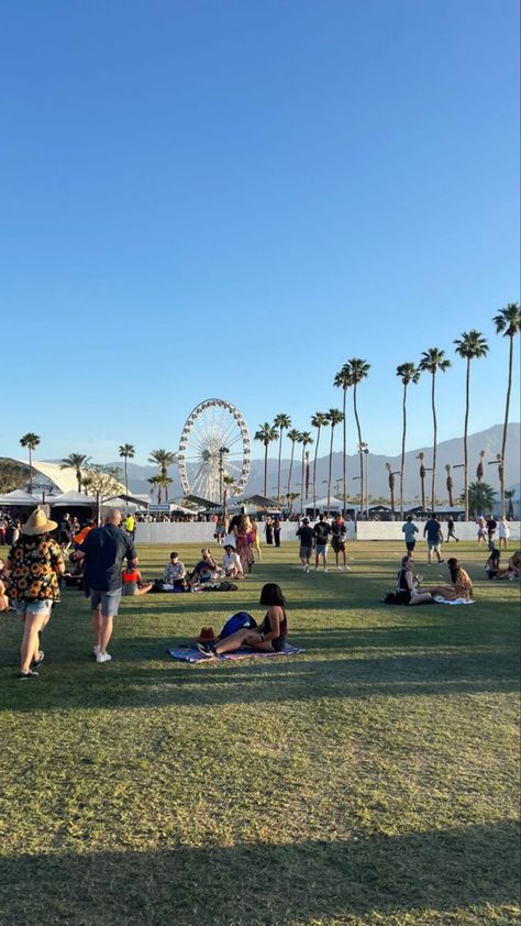 Coachella Pictures, Coachella Aesthetic, Vision Board Project, Coachella Vibes, Desert Environment, Beach Workouts, Concert Aesthetic, Santa Monica Pier, Coachella Outfit