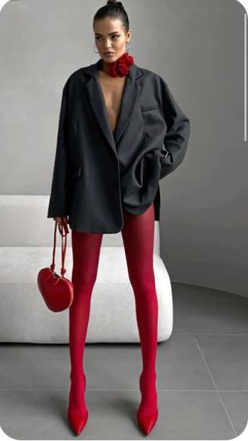 Galtines Party Outfit, Red Bag Outfit Ideas, Red Heel Outfits, Red And Black Outfits For Women, Outfits For Christmas Party, Red Stockings Outfit, Red Hat Outfit, All Red Outfit, Elegant Christmas Outfit