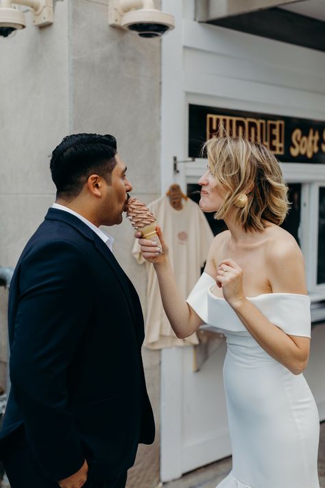 Ice Cream Wedding, Unique Wedding Receptions, Honeymoon Style, Wedding Planner App, Eclectic Wedding, Unique Wedding Ideas, Wedding Activities, City Engagement, Soft Serve