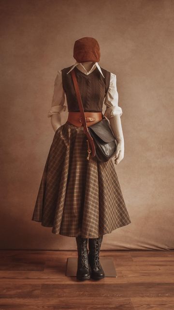 Old Detective Outfit, Enola Homes Outfit Inspired, Enola Holmes Clothing Style, Vintage Inspo Outfit, Detective Clothing Woman, Light Academia Outfit Feminine, Enola Holmes Fashion, Enola Holmes Inspired Outfits, Enola Holmes Aesthetic Outfits