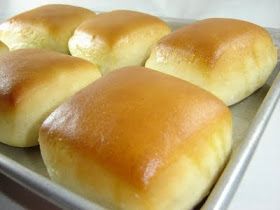 Envy My Cooking: texas road house rolls Roadhouse Rolls, Texas Roadhouse Rolls, Yeast Rolls, Texas Roadhouse, Breads And Rolls, Baked Goodies, Cat Recipes, Dinner Rolls, Restaurant Recipes