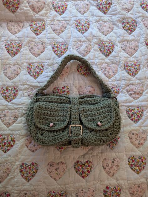 Crochet Bag Y2k, Crochet Clothes Y2k, Knit Bag Outfit, Y2k Crochet Ideas, Crochet Y2k Top, Freehand Crochet, Y2k Crochet, Crochet Shoulder Bags, Crochet Fairy