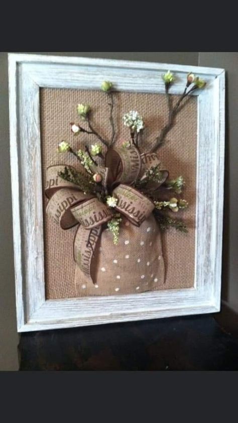 Burlap Picture Frame Ideas, Fall Crafts 2023, Burlap Crafts Diy Home Decor, Burlap Crafts Diy, Diy Dollar Store Crafts Projects, Burlap Wall Decor, Picture Frame Crafts, Picture Frame Decor, Burlap Crafts