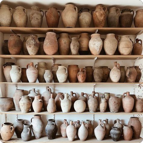 Cappadocia Turkey, Tanah Liat, Ceramics Pottery Art, Ceramics Ideas Pottery, Pottery Studio, Wabi Sabi, Ceramic Pottery, Ceramic Art, Pottery Art