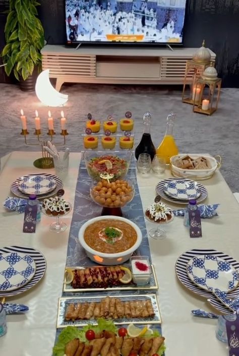 Iftar Dinner Table, Ramadan Table Setting Iftar, Ramadan Food Iftar Table, Ramadan Table Setting, Iftar Table, Ramadan Table Decor, Ramadan Recipes Iftar, Breakfast Presentation, Ramadan Table