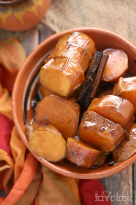 Camotes Enmielados (Mexican Candied Sweet Potatoes) Mexican Sweet Potato, Mexican Sweet Potatoes, Candied Sweet Potatoes, Mexican Candy, Mexican Christmas, Mexican Dessert, Mexican Foods, Thanksgiving Food, Latin Food