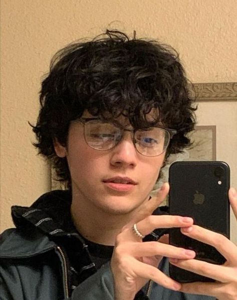 Ivan Antonio Chacon, Ivan Chacon, Transmasc Haircut, Ftm Haircuts, Fluffy Curly Hair, Men Haircut Curly Hair, Boys With Curly Hair, Black Curly Hair, Fluffy Hair