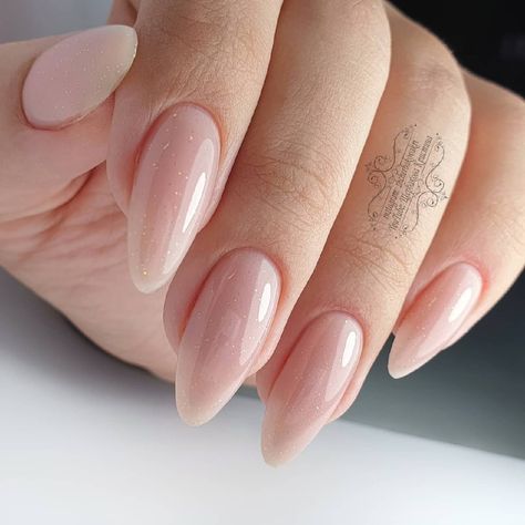 Nails With Shimmer, Nude Shimmer Nails, Natural Nails Manicure, Engagement Nails, Shaped Nails, Cute Toe Nails, Nude Nail Designs, Nail Shimmer, Blush Nails