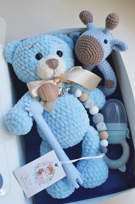 Gift Box For Mom, Pregnancy Gift Box, Woolen Craft, Big Teddy Bear, Big Teddy, Crochet Baby Sweaters, Gift For Newborn, Teddy Bear Gifts, Kit Bebe