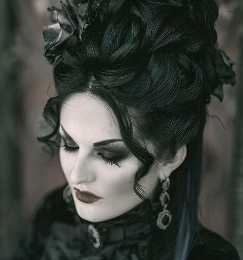 Gothic Bridal Hairstyles, Romantic Gothic Hairstyles, Gothic Victorian Hairstyles, Victorian Goth Hairstyles, Victorian Wedding Hair, Victorian Vampire Hairstyles, Victorian Gothic Makeup, Victorian Era Makeup, Victorian Vampire Makeup