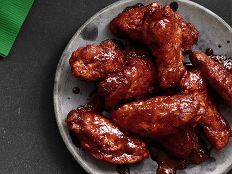 Bobby Flay's Hot Wings... these look so delish but I doubt I'll be able to find all of these ingredients in this small town. Bummer. Bobby Flay Recipes, Blue Cheese Sauce, Superbowl Snacks, Bobby Flay, Mozzarella Sticks, Hot Wings, Yogurt Sauce, Buffalo Wings, Think Food