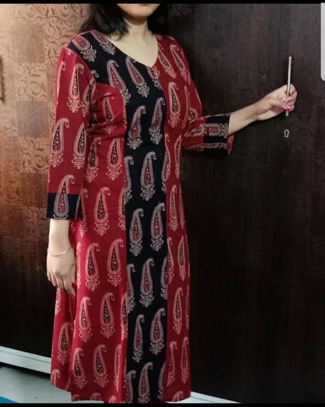 Ajrak Kurti Designs, Sambalpuri Kurti, Ajrakh Kurta Designs, Fork Design, Cotton Dress Pattern, Design Kurta, Silk Kurti Designs, Salwar Neck Designs, Indian Kurti Designs