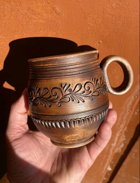 Modern Pottery Rustic mugs - 250 ml (8.45 fl.oz), 400 ml (14 fl.oz) ✔Free international shipping ✈ 🍃100% ECO product. Only organic clay, milk and fire! Glazed with milk. Smooth and durable. Amazing mug with an artistic design made entirely by hand with a special pear stick. Exclusive beautiful thing. These mugs will become your favorite, they breathe warmth and comfort! Very pleasant and comfortable in the hand. Large and small coffee mugs are covered with German glaze inside. Light glaze creat Textured Mug Ceramics, Carved Mugs Pottery, Cool Mugs Ceramics, Pottery Mugs Ideas, Pottery Mug Ideas, Pottery Cups Mugs, Bohemian Pottery, Flower Pot Pottery, Homemade Pottery