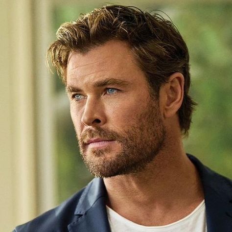 Chris Hemsworth Hair Medium, Chris Hemsworth Hair, Trending Mens Haircuts, Tanning Salons, Christopher Hemsworth, Chris Ryan, Fade Hair, Mens Hairstyles Fade, Thor Marvel