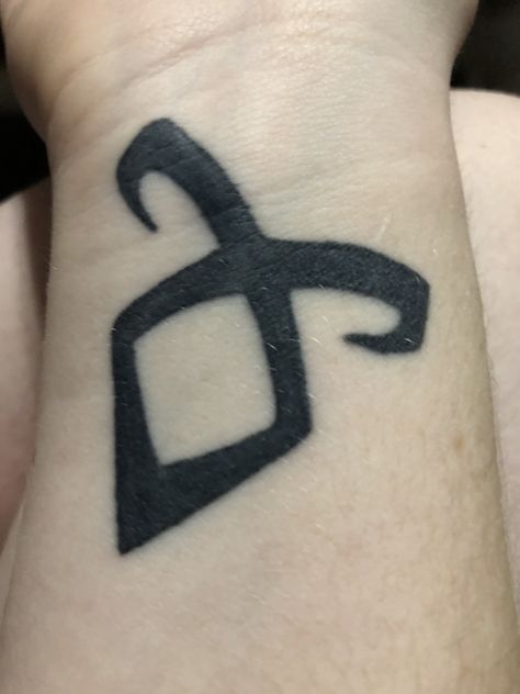 Angelic Power rune Angelic Rune Tattoo, Rune Tattoo Ideas, Angelic Rune, Angelic Power Rune, Rune Tattoo, Shadow Hunters, Bad Boy, Shadowhunters, Runes